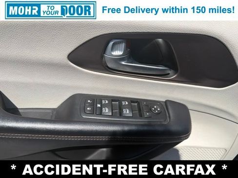 Used 2017 Chrysler Pacifica Touring-L Plus w/ Advanced Safetytec Group FWD image 13