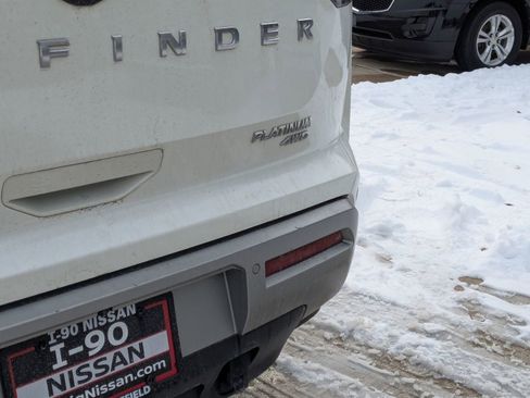 Certified 2023 Nissan Pathfinder Platinum image 30