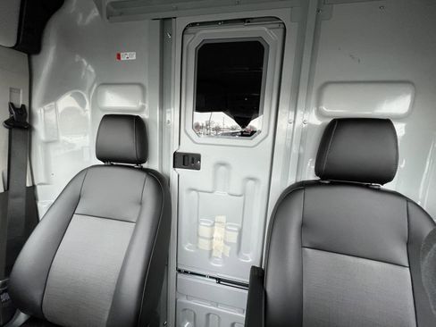 New 2026 Ford Transit 250 148 Medium Roof RWD image 32
