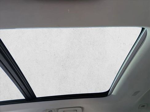 Used 2018 Volvo XC90 T5 Momentum w/ Convenience Package image 22