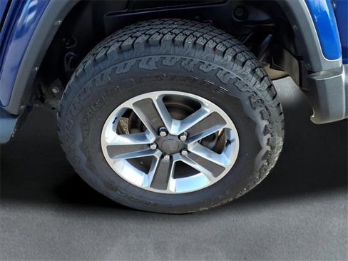 Used 2019 Jeep Wrangler Unlimited Sahara image 7