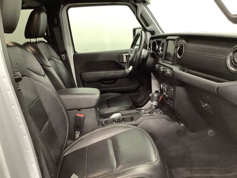 Used 2022 Jeep Wrangler Unlimited Sahara w/ Cold Weather Group image 24