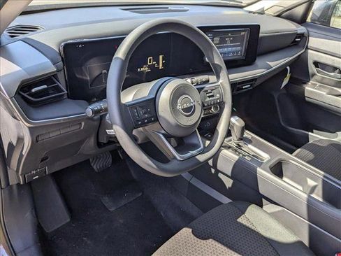 New 2025 Nissan Kicks S image 3