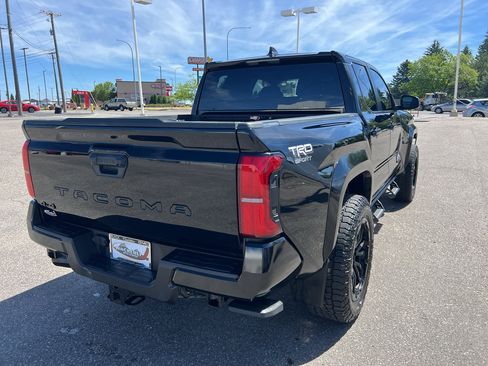 Used 2024 Toyota Tacoma TRD Sport AWD/4WD image 5