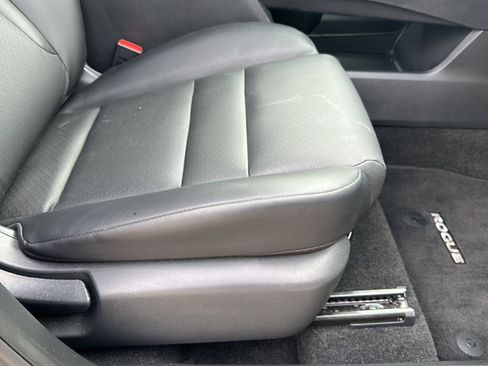 Used 2023 Nissan Rogue SV w/ SV Premium B Package image 25