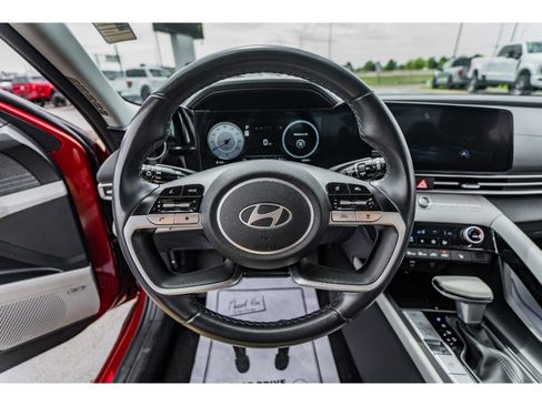 Used 2024 Hyundai Elantra Limited FWD image 11