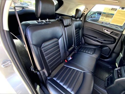 Used 2023 Ford Edge SEL image 18