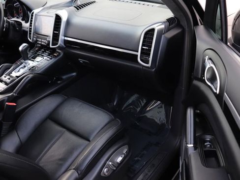 Used 2017 Porsche Cayenne GTS image 30
