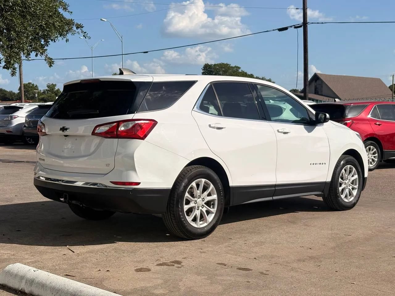 Used 2019 Chevrolet Equinox LT FWD image 3