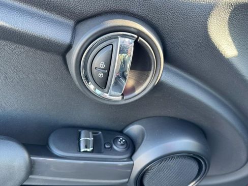 Used 2015 MINI Cooper 2-Door Hardtop image 15