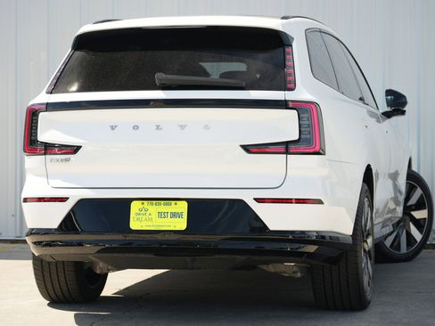 Used 2025 Volvo EX90 Plus image 5