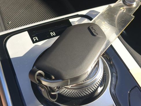 New 2026 Kia Carnival EX image 25