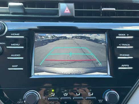 Used 2019 Toyota Camry LE w/ Carpet Mat Package FWD image 21