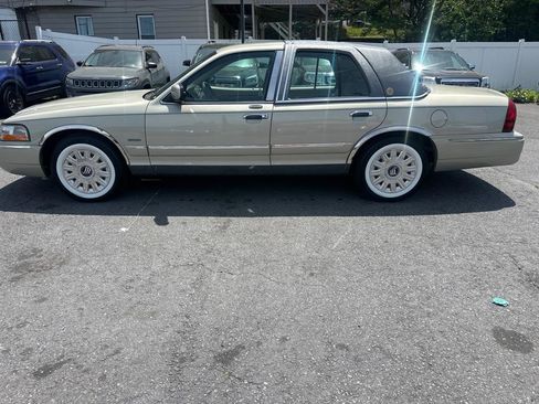 Used 2004 Mercury Grand Marquis GS RWD image 7