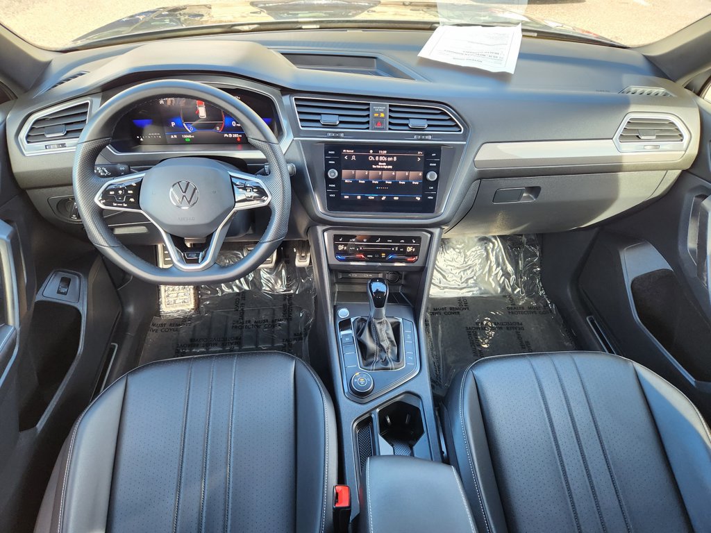 Certified 2024 Volkswagen Tiguan SE R-Line AWD/4WD image 11