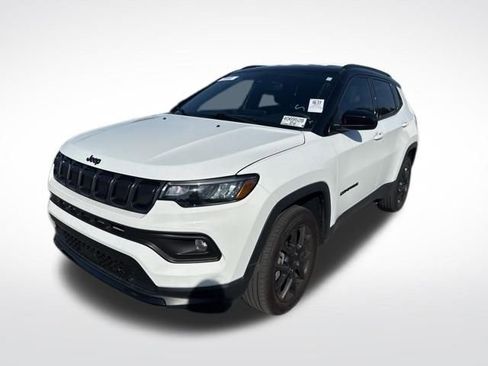 Used 2022 Jeep Compass Altitude w/ Convenience Group image 1