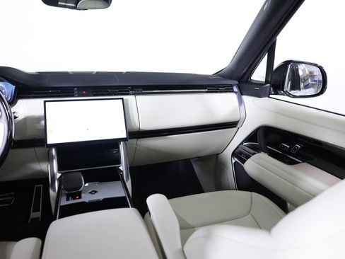 Used 2024 Land Rover Range Rover Long Wheelbase SE AWD/4WD image 44