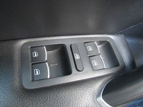 Used 2022 Volkswagen Passat 2.0T SE image 36