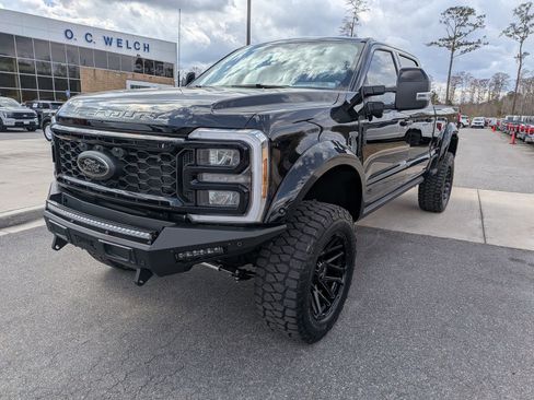 New 2026 Ford F250 Lariat w/ Black Appearance Package image 8