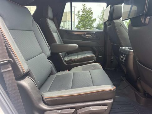 Used 2025 GMC Yukon AT4 w/ AT4 Premium Plus Package AWD/4WD image 13