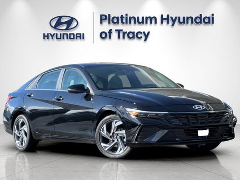 New 2026 Hyundai Elantra Limited FWD image 2