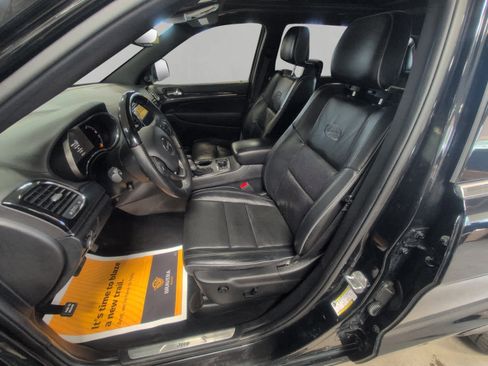 Used 2019 Jeep Grand Cherokee Overland image 9