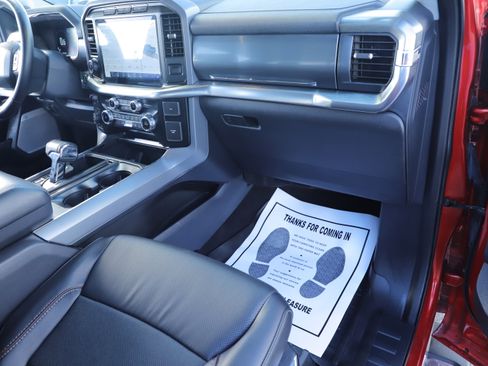 Used 2023 Ford F150 Lariat w/ Trailer Tow Package image 28