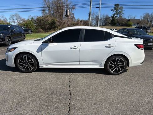 Used 2025 Nissan Sentra SR w/ SR Premium Package image 3