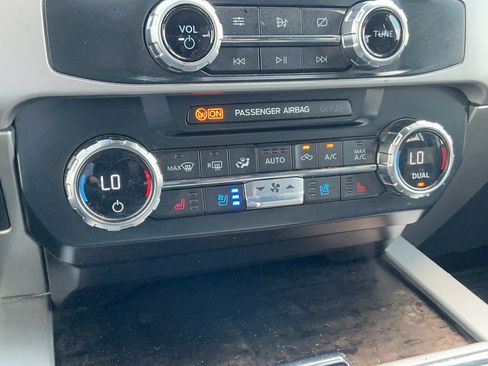 Used 2022 Ford F350 Lariat w/ Lariat Ultimate Package AWD/4WD image 16