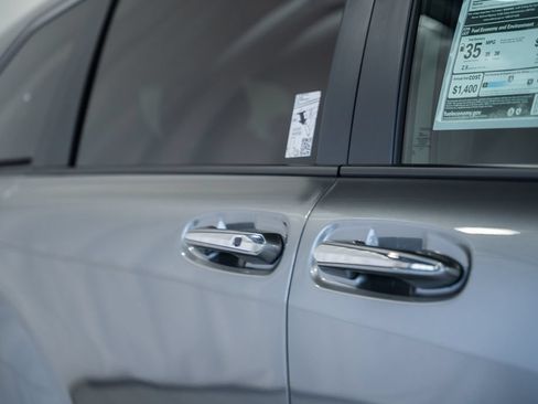 New 2026 Toyota Sienna Platinum AWD/4WD image 17