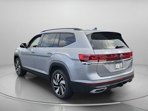 Used 2025 Volkswagen Atlas SE FWD image 3