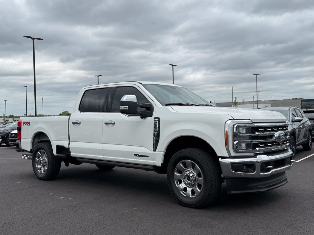 Used 2023 Ford F350 Lariat w/ Lariat Ultimate Package AWD/4WD image 3
