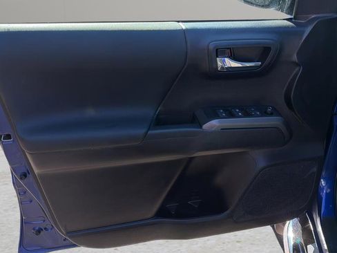 Used 2023 Toyota Tacoma TRD Sport image 10