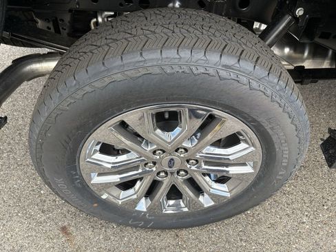 New 2025 Ford F150 Lariat w/ Equipment Group 502A High image 16