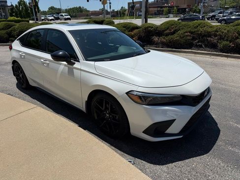 Used 2023 Honda Civic Sport Touring image 3