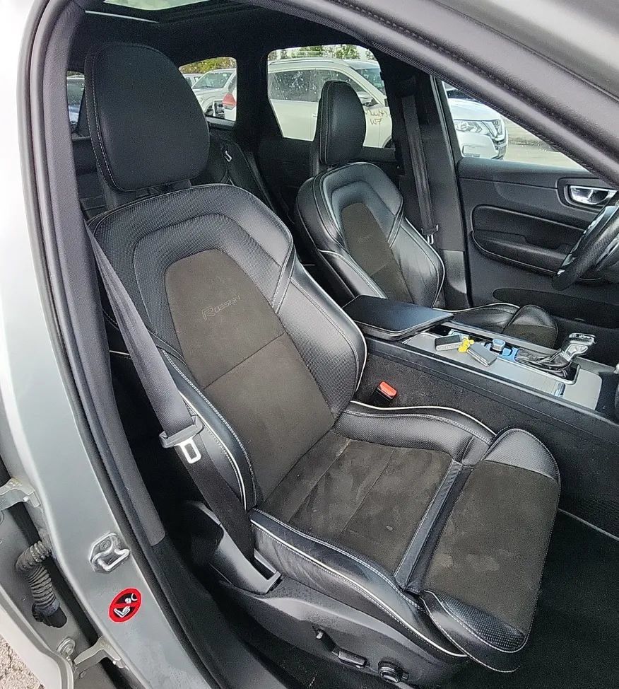 Used 2019 Volvo XC60 T5 R-Design AWD/4WD image 11