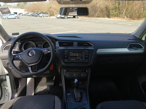 Used 2020 Volkswagen Tiguan S image 12