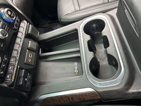 Used 2019 GMC Sierra 1500 Denali w/ Technology Package AWD/4WD image 40