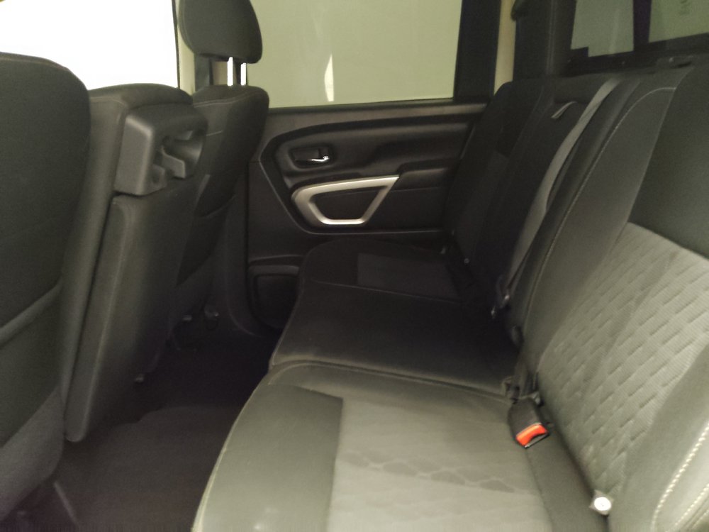 Used 2017 Nissan Titan SV RWD image 18