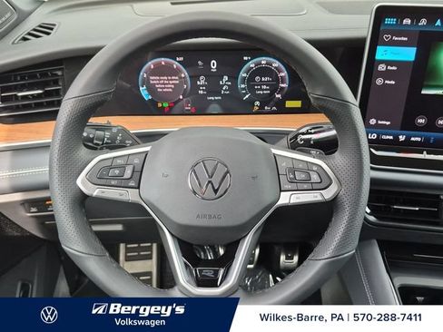New 2026 Volkswagen Tiguan SEL R-Line AWD/4WD image 15