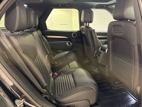 Certified 2025 Land Rover Discovery Dynamic SE AWD/4WD image 28