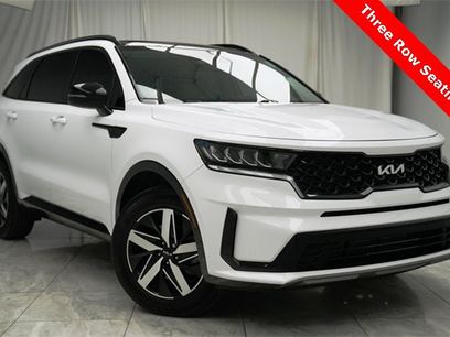 Used 2023 Kia Sorento S w/ Panoramic Sunroof Package