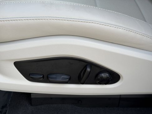 Used 2024 Porsche Macan 4 Electric image 27