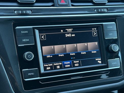 Used 2021 Volkswagen Tiguan S image 19