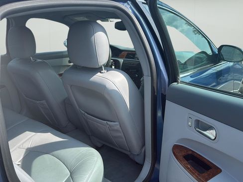Used 2005 Buick LaCrosse CXL w/ Gold Convenience Package FWD image 12