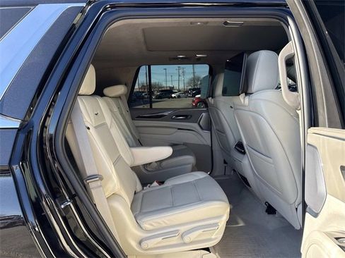 Certified 2024 Cadillac Escalade Premium Luxury Platinum w/ LPO, Floor Liner Package image 17