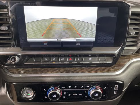 Used 2023 GMC Sierra 1500 SLE image 23