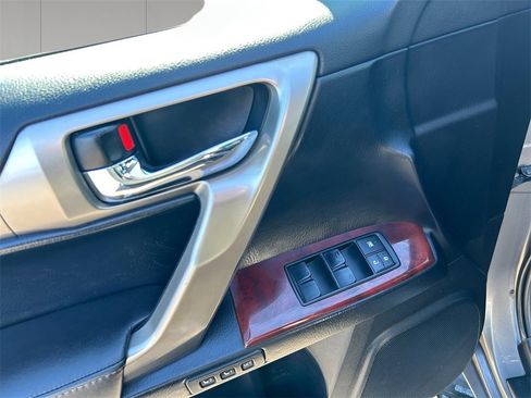 Used 2012 Lexus GX 460 w/ Comfort Plus Pkg image 11