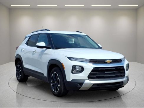 Used 2023 Chevrolet TrailBlazer LT FWD image 24
