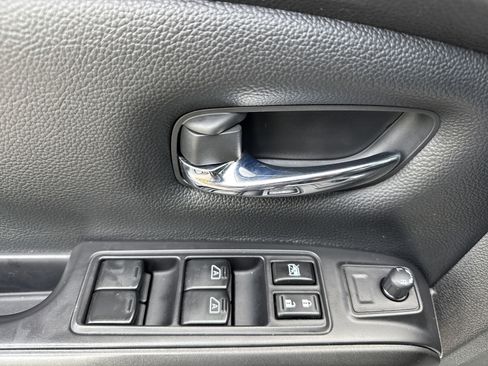 Used 2021 Nissan Titan PRO-4X w/ Pro-4x Convenience Package AWD/4WD image 16